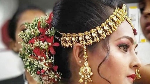 Monali Parlour Nadiad