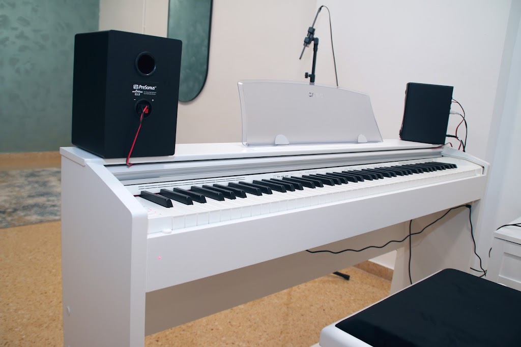 Centro Selene Roldan vocal coach