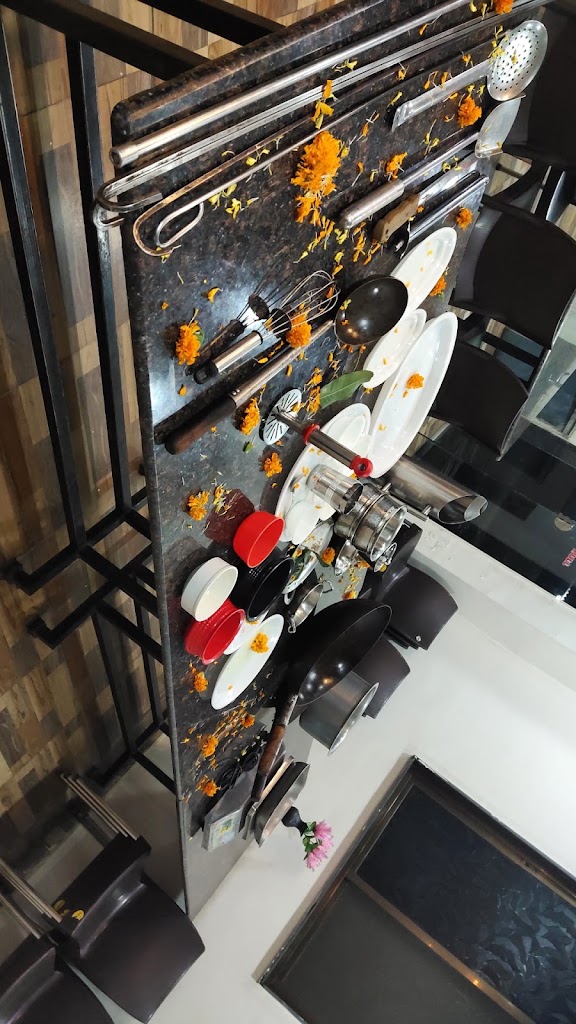 Hotel Advait Family Restaurant Lodging