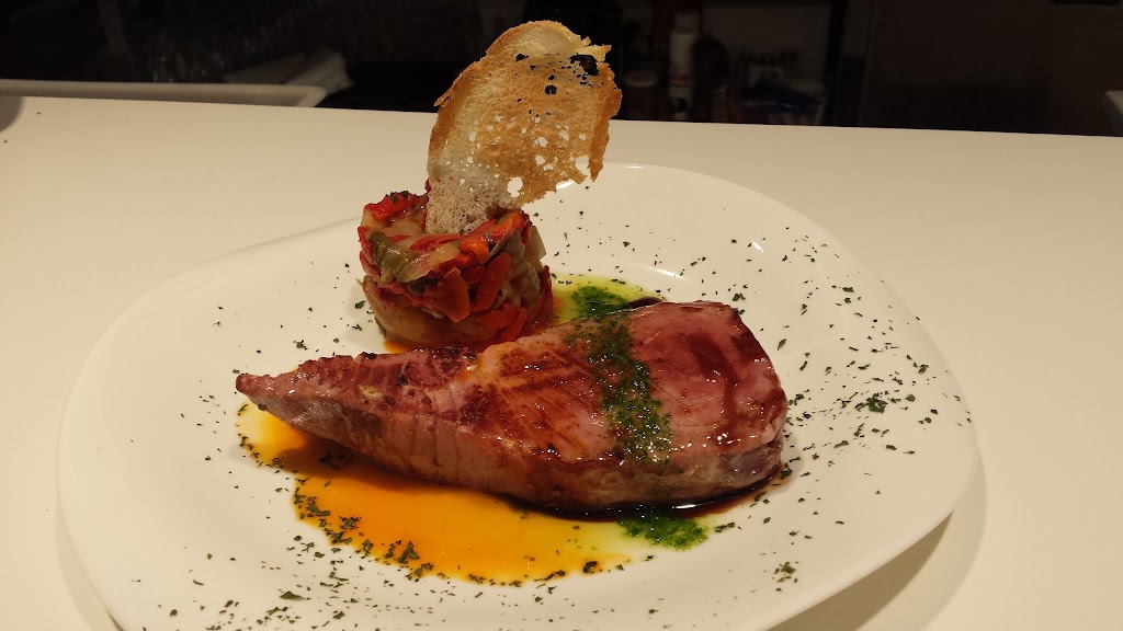 Restaurante Sansano'S — Comida y bebida