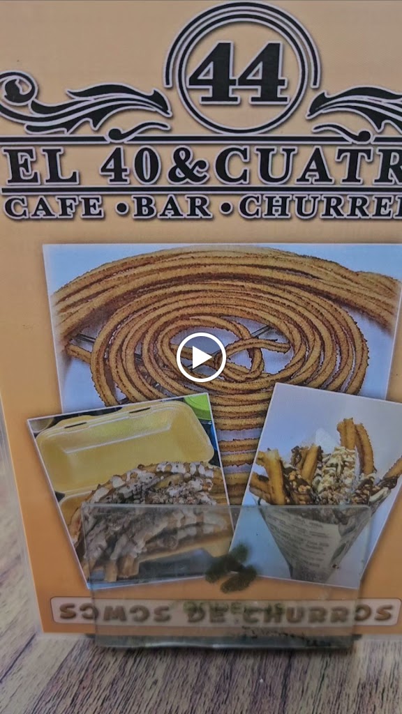 El 40&Cuatro - Plaza del Rey — Videos