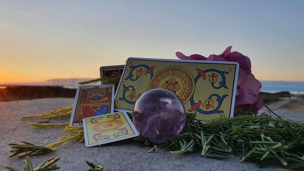 LA BOLA PURPURA - Pasar el agua - Tarot - Echar las cartas - Rituales - Hombres y mujeres - Aviles