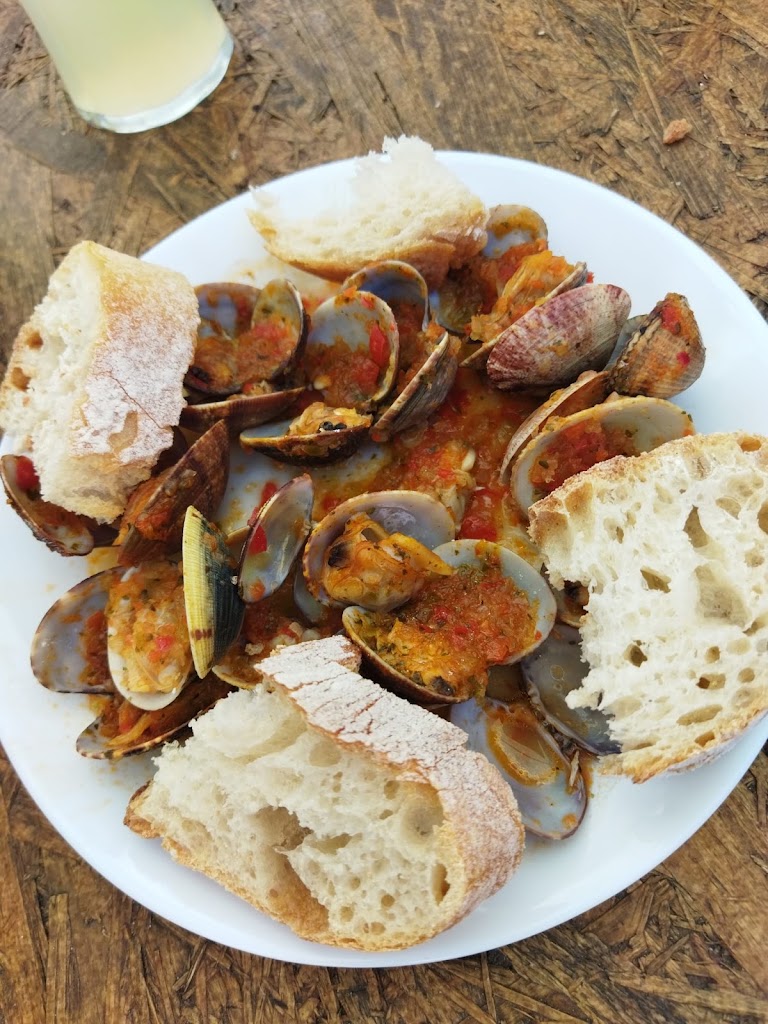 S.R.D. Canido — Comida y bebida