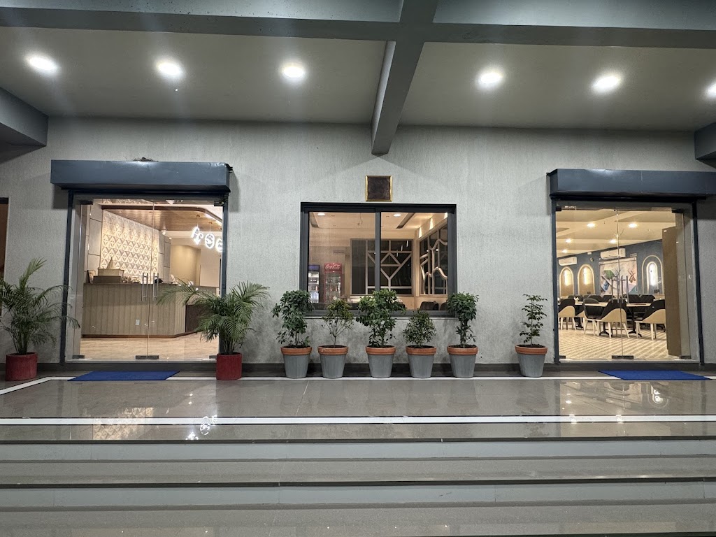 Adarsh Hotel Banquet Room Best Hotel Restaurant In Anand Family Restaurant Veg Restaurant Ac Room Banquet