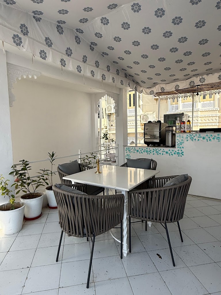 White Terrace Restaurant Lake View Restaurant In Udaipur