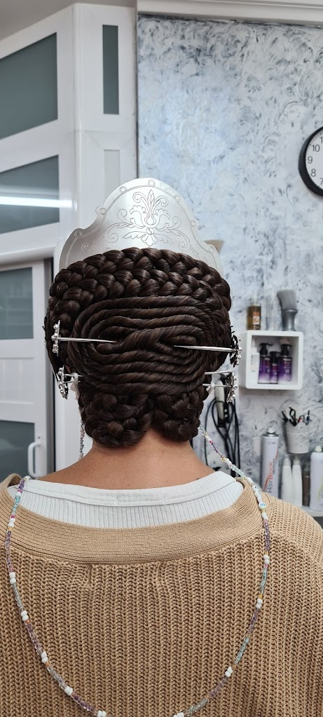 Salon De Peluqueria Y Belleza Joven's Estilistes