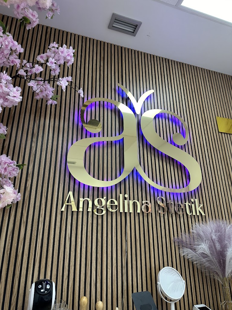 Angelina Stetik Gimnasio BODY FACTORY cabina 1