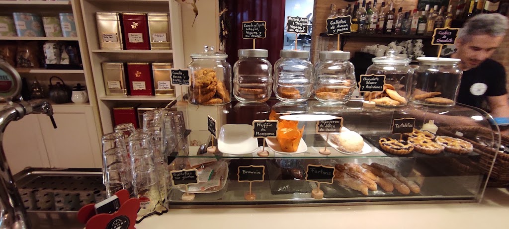 LIDORA CAFE — Comida y bebida