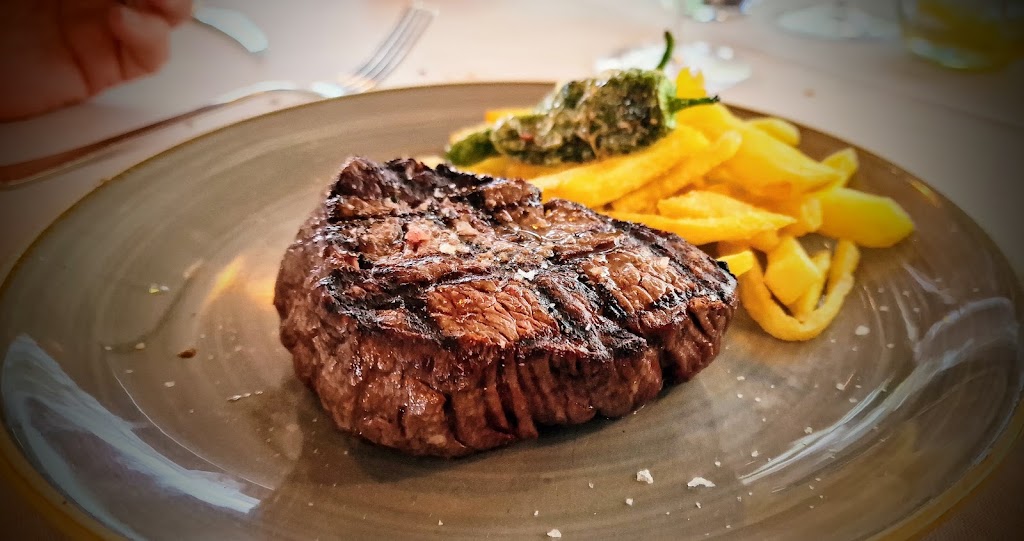 Restaurante Txoko La Moraleja — Comida y bebida
