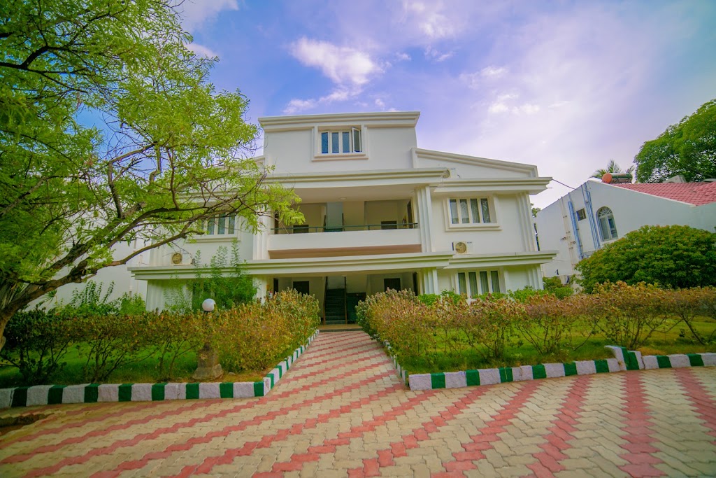 Poppys Vista Hotel