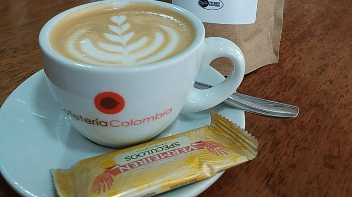 Cafeteria Colombia Baza — Comida y bebida