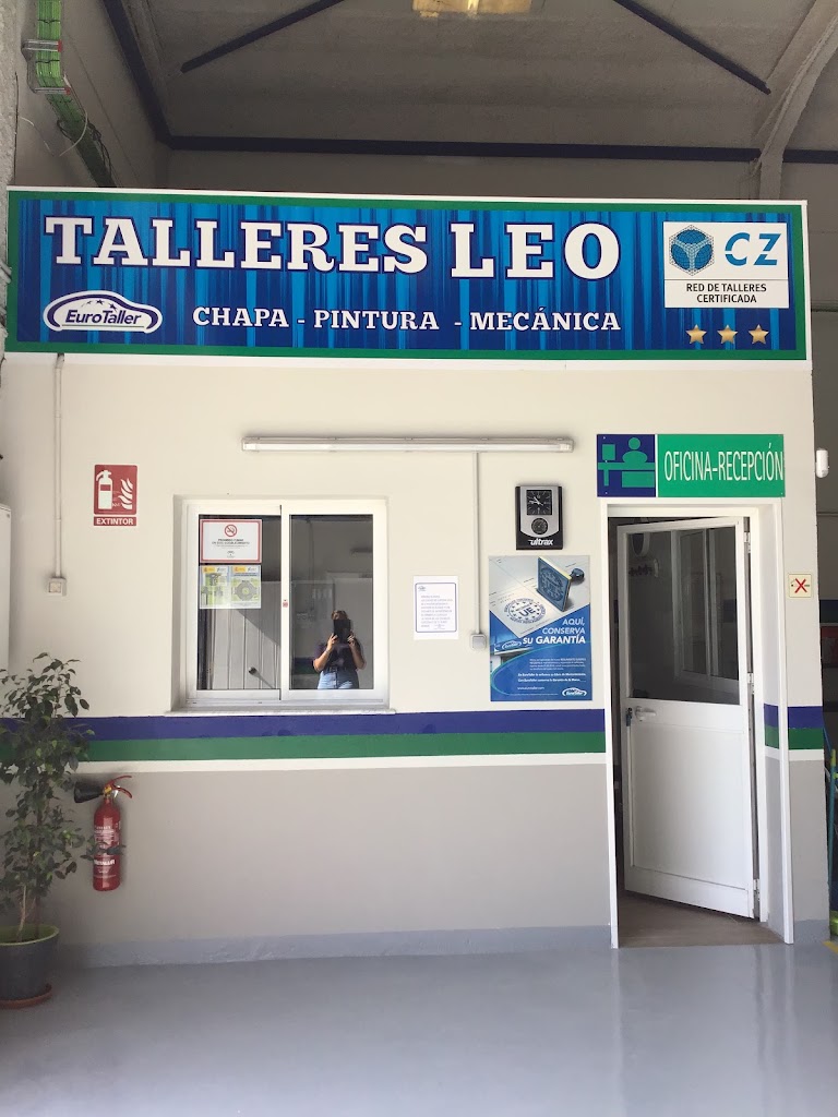 Talleres Leo — Exterior