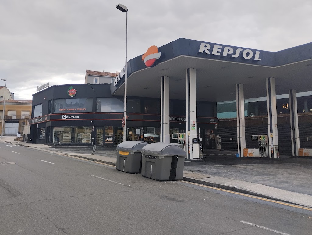 Estacion de Servicio Repsol — Exterior