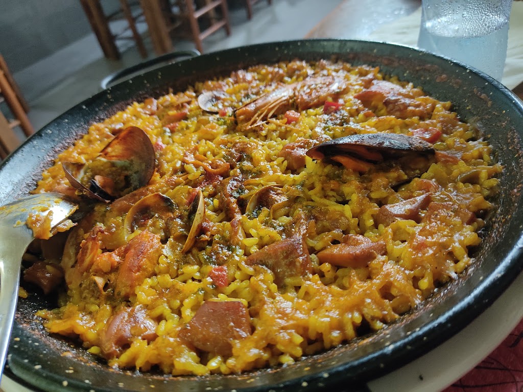 L'Esquinika de Caldes — Comida y bebida