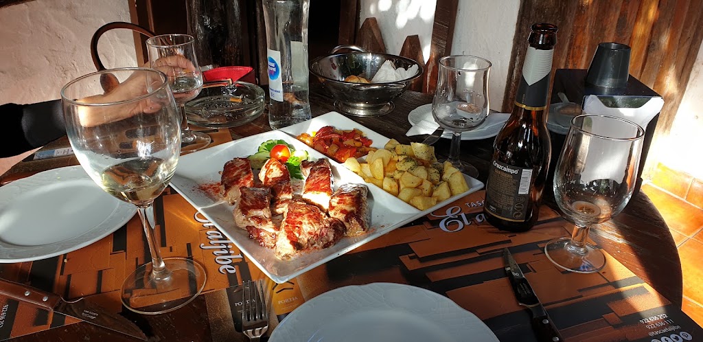 Tasca El Aljibe — Comida y bebida