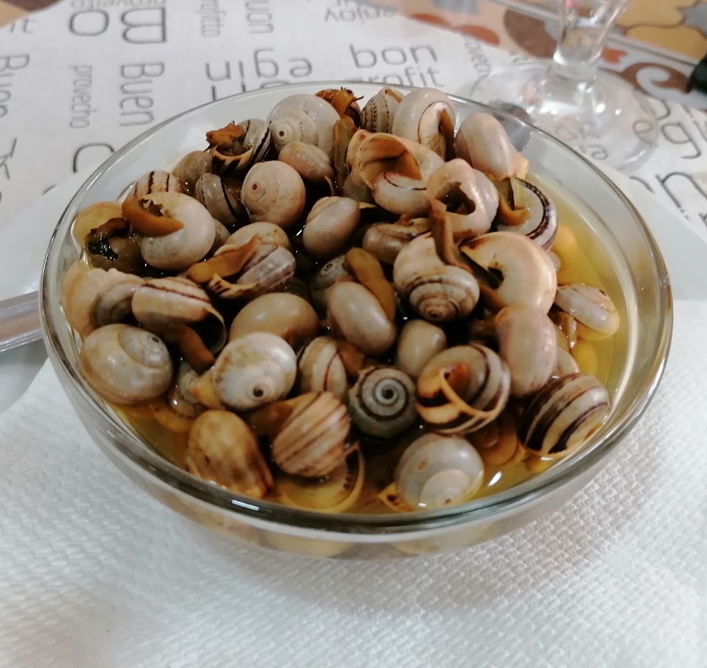 Bar Restaurante la Nueva Casa Lola Comidas Caseras — Comida y bebida