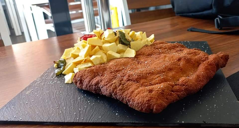 Bar Maneras de Vivir — Comida y bebida