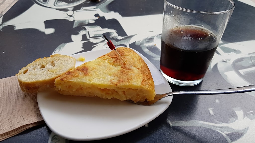 Kultu Taberna — Comida y bebida