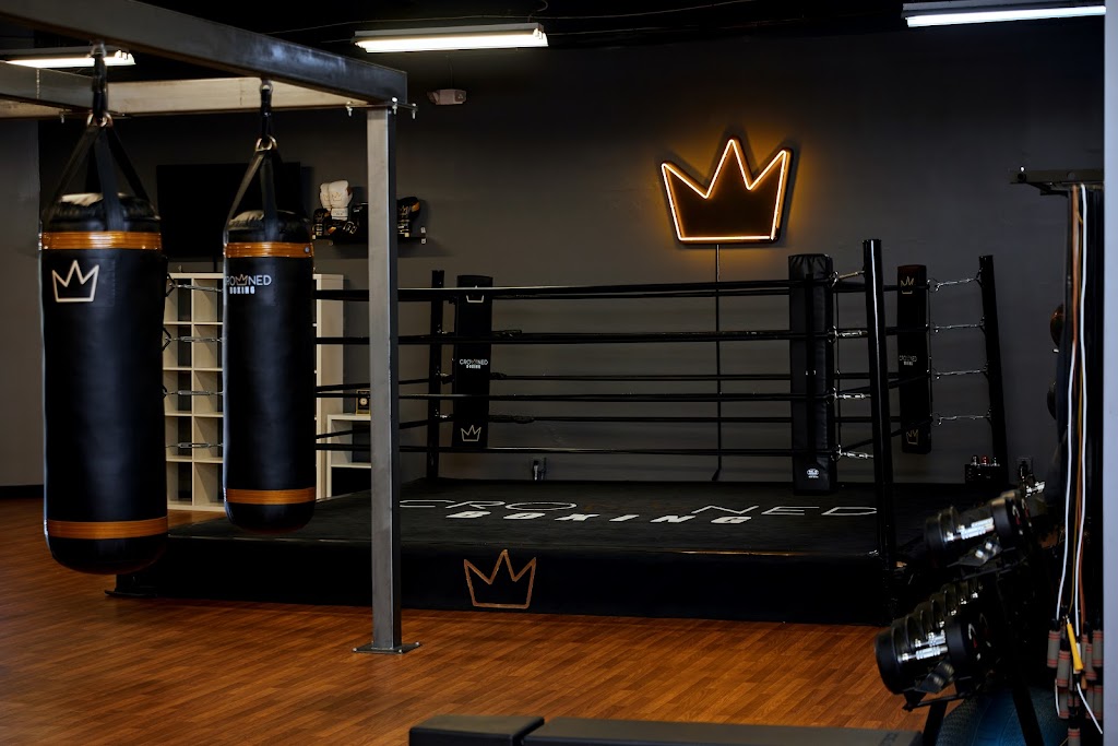  Crowned Boxing