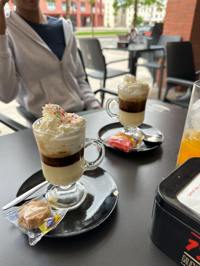Cafe Bulevar — Cafe