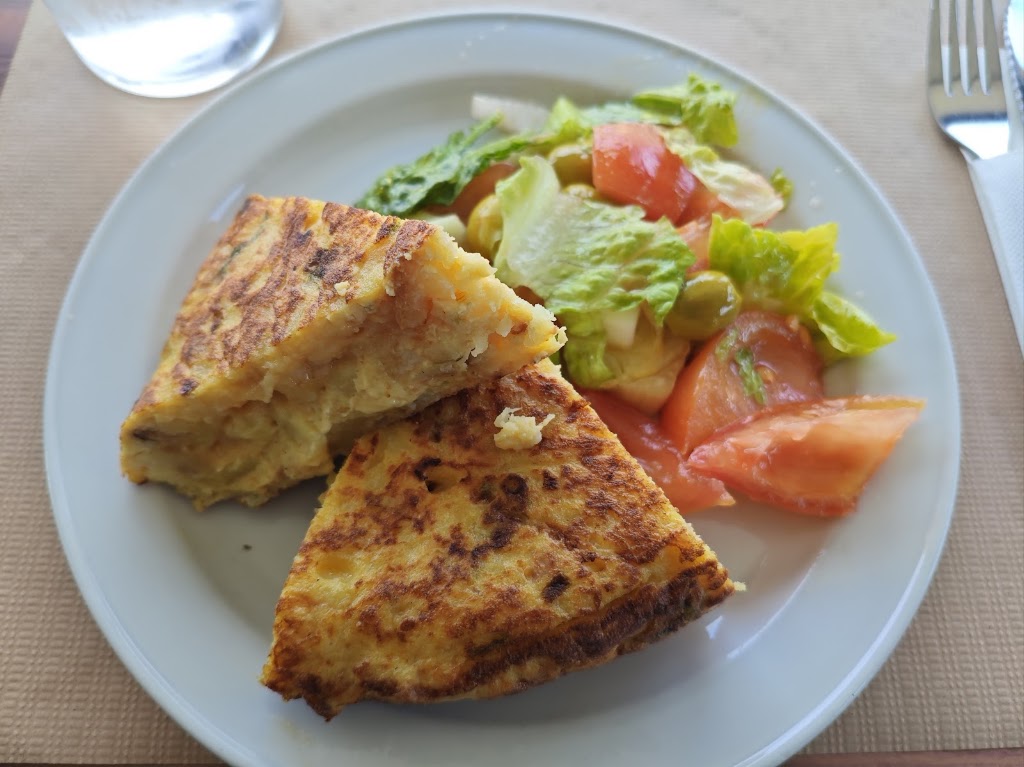 Cafeteria Comotrans — Comida y bebida