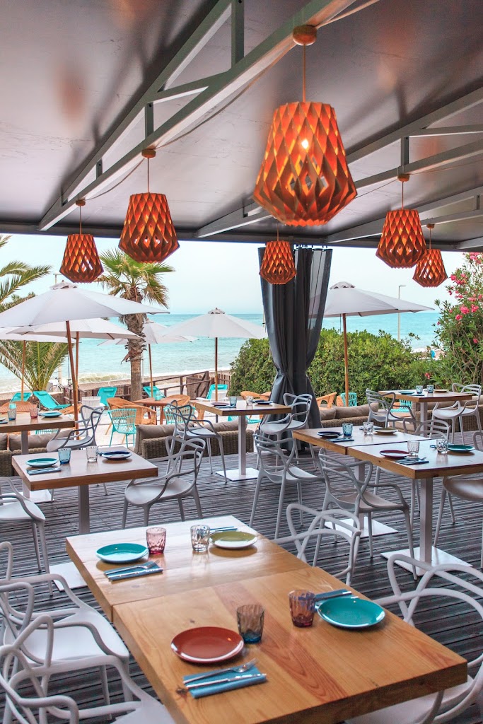 MAR BLAVA RESTAURANTE — Comida y bebida