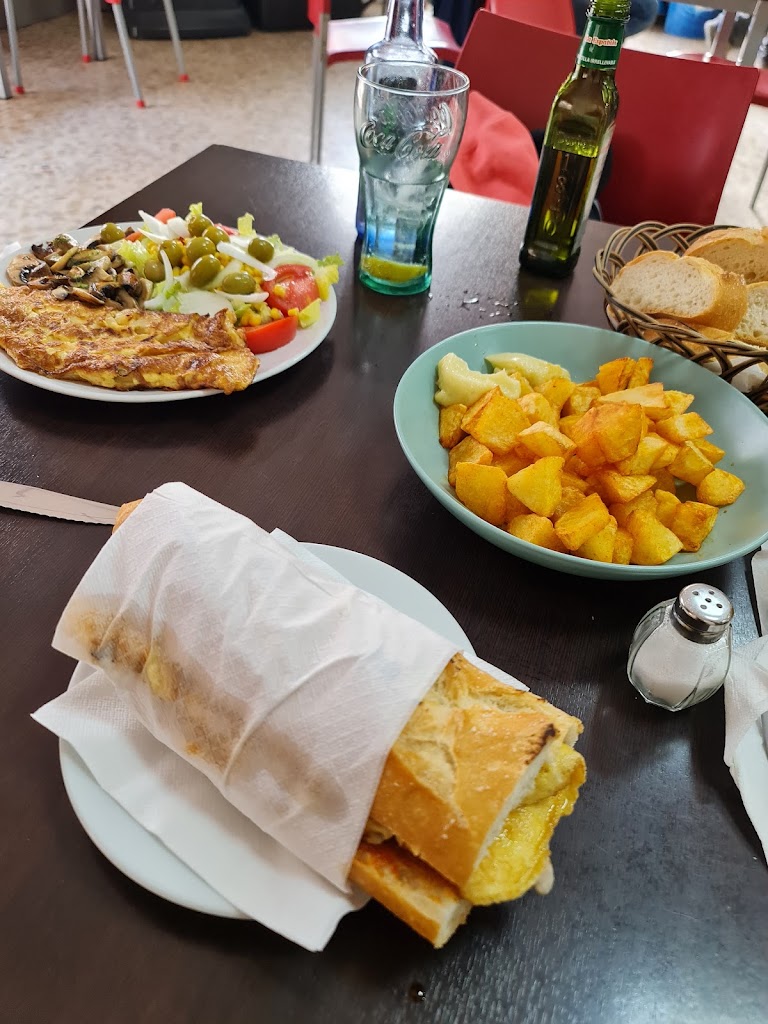 Bar Rte El Caribe — Comida y bebida
