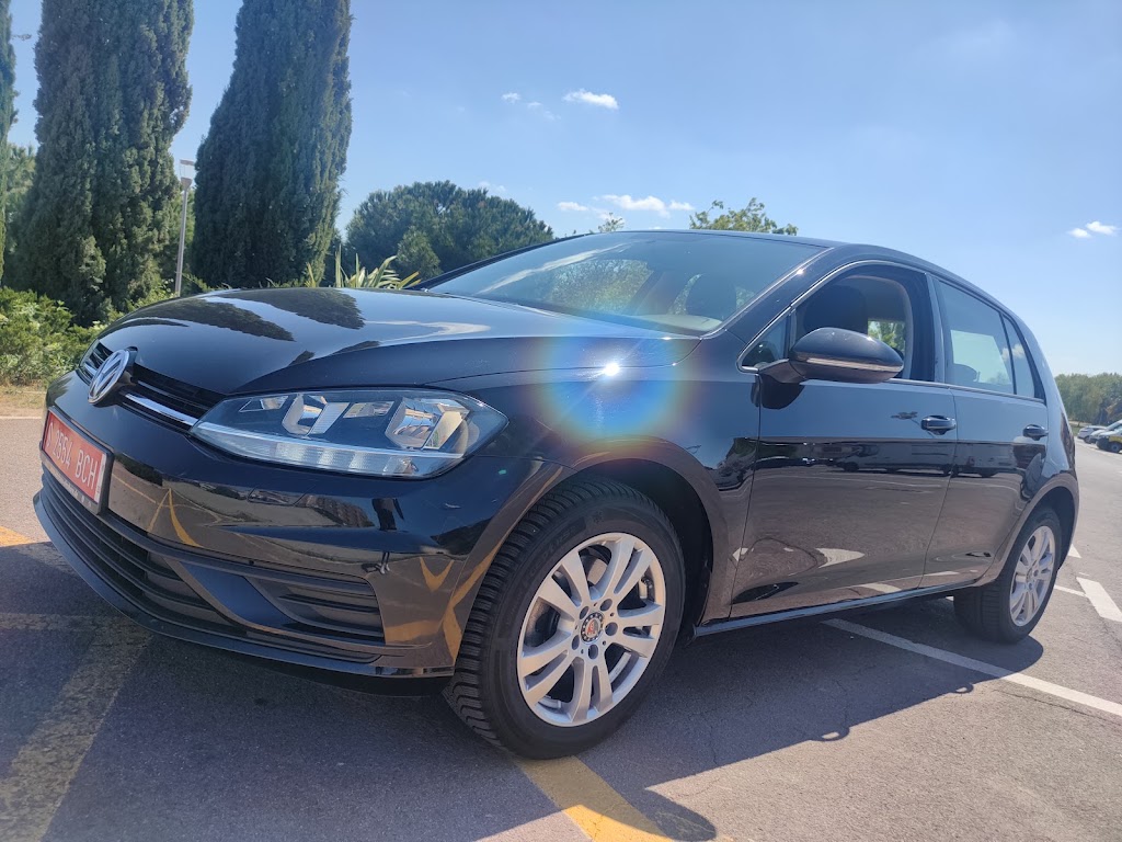 AUTOJAVIER — Hatchback