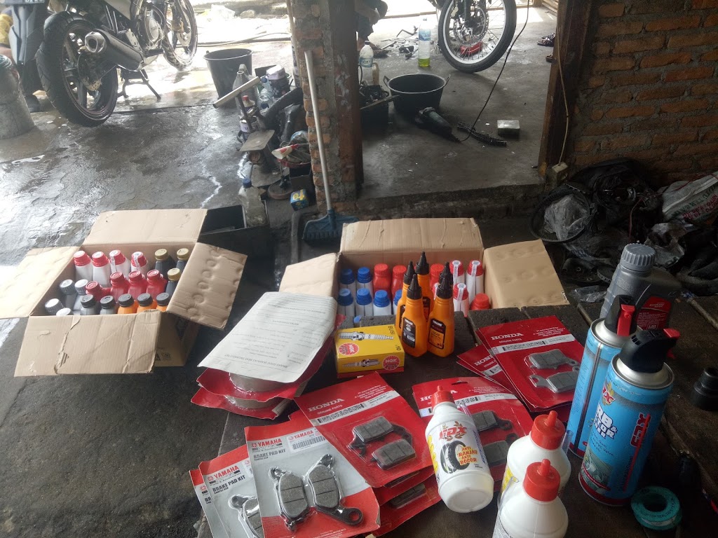 Bengkel Stasiun Motor / Bengkel Kereta