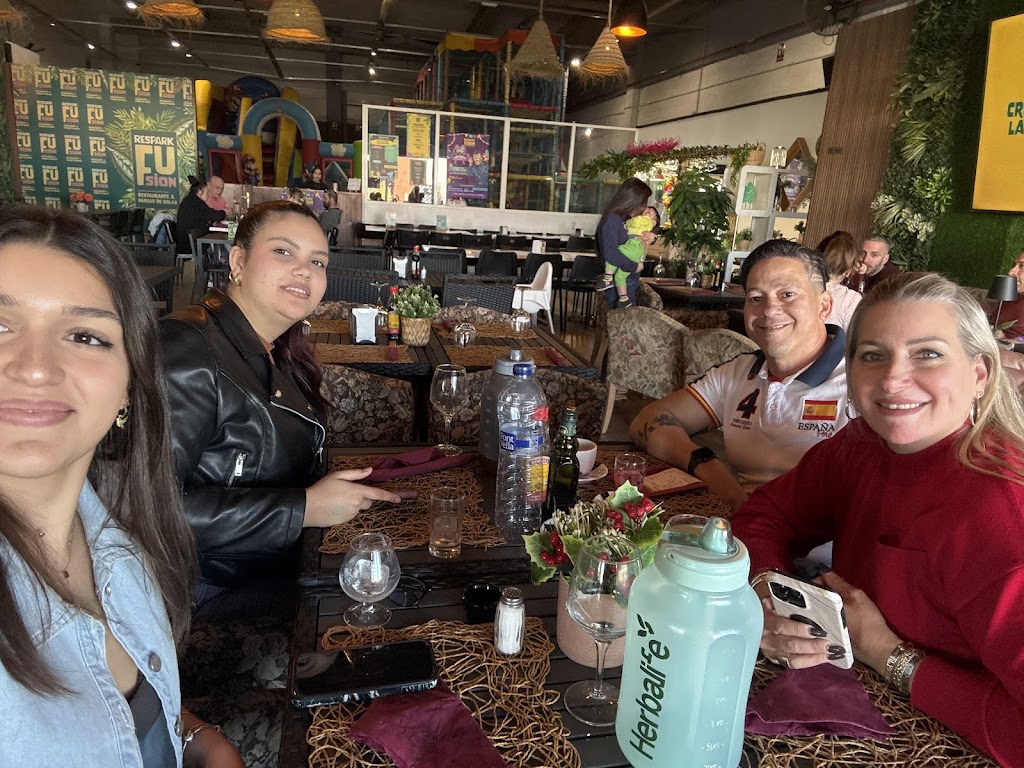 Respark Fusion - Restaurante y Parque de bolas