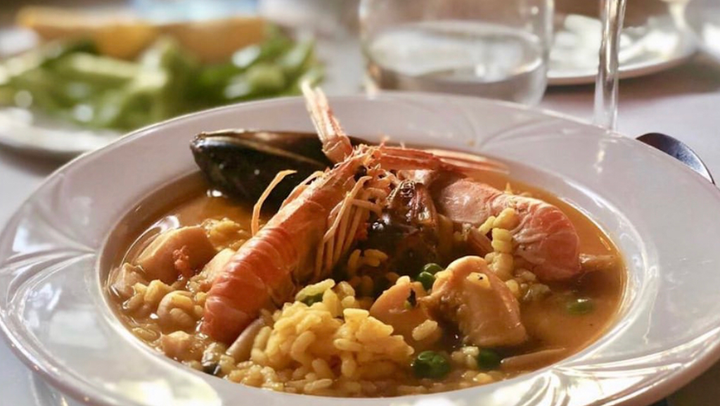 Los Patos Restaurant — Comida y bebida