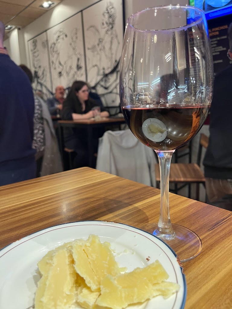 Bar Barra Y Mantel — Vino