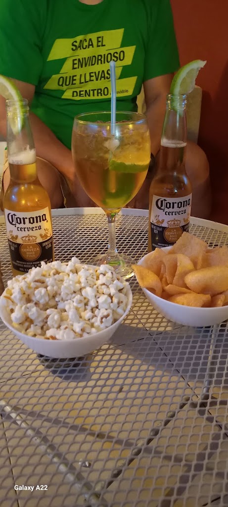 BAMBOLA cafe-lounge — Comida y bebida