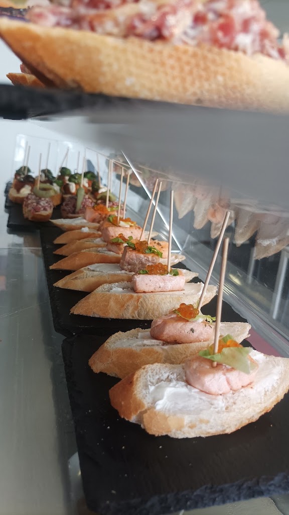 Bar Vertical — Comida y bebida