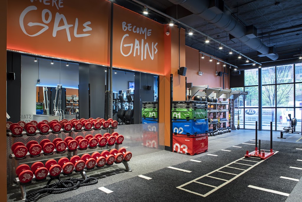  Crunch Fitness - 81st Street
