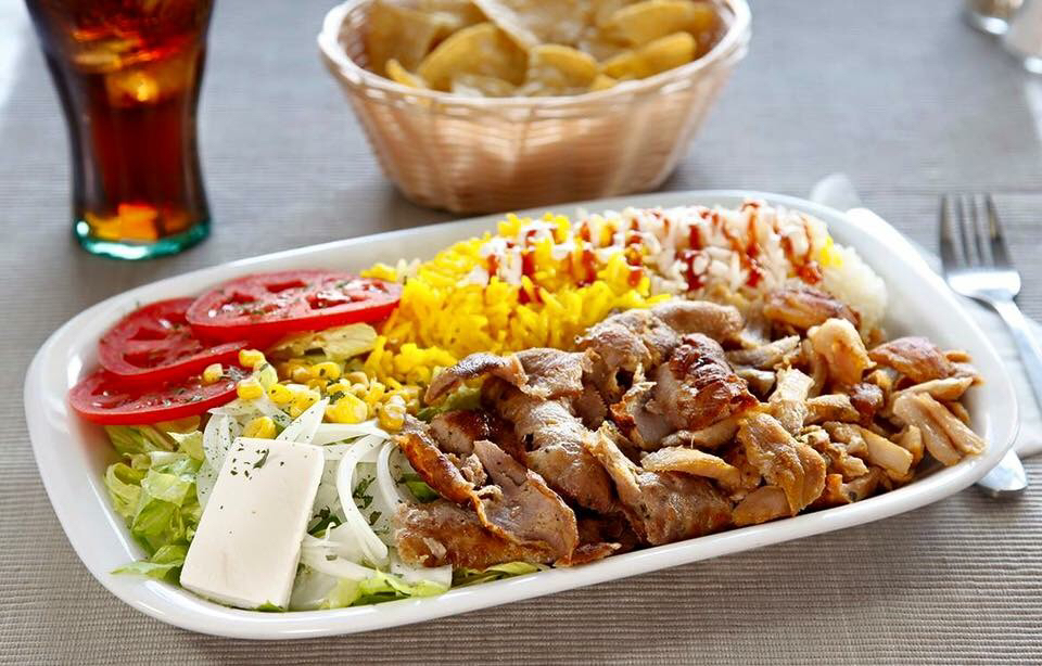 Restaurante Taha Turk kebab — Comida y bebida
