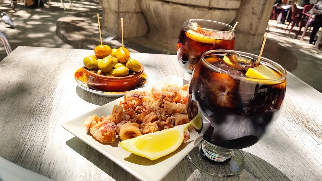 Celler Taverna Sant Joan — Comida y bebida