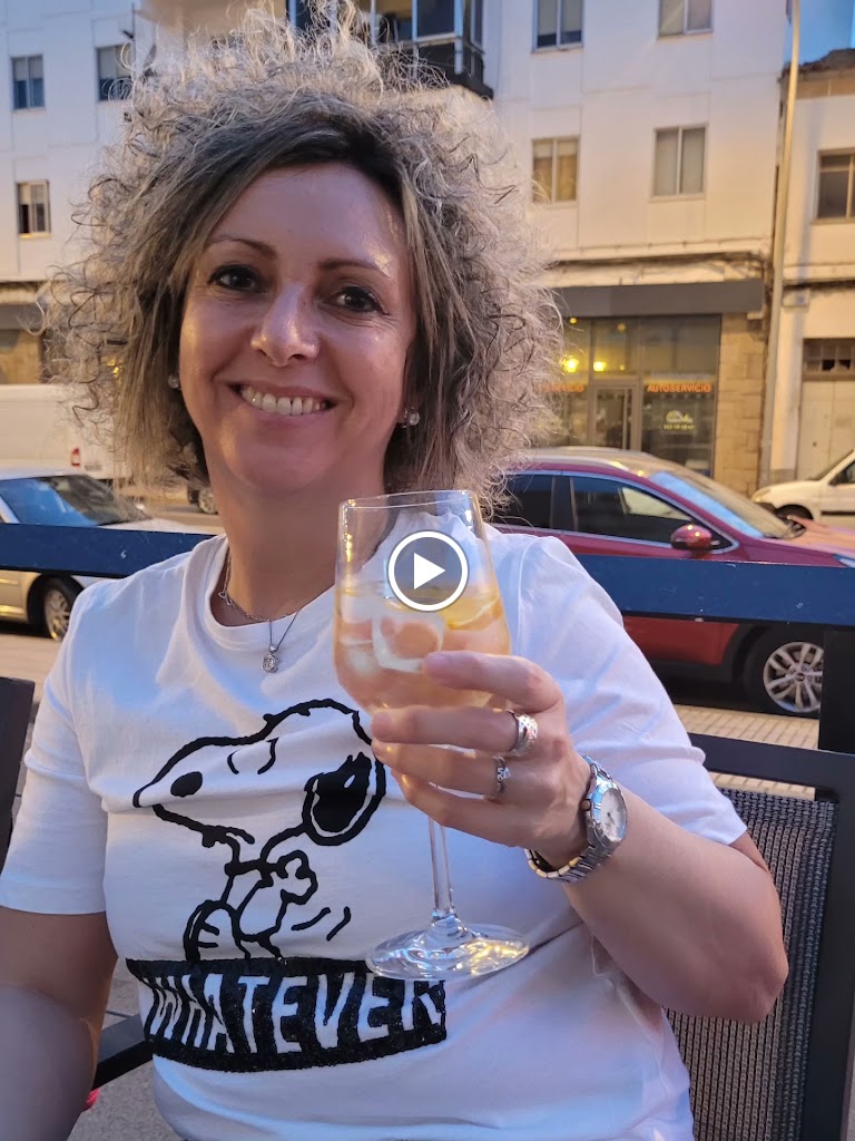 Bar Cafeteria Trebedes Restaurante — Videos