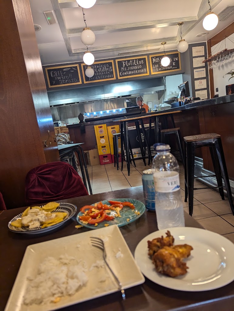 Bar Platillos — Comida y bebida