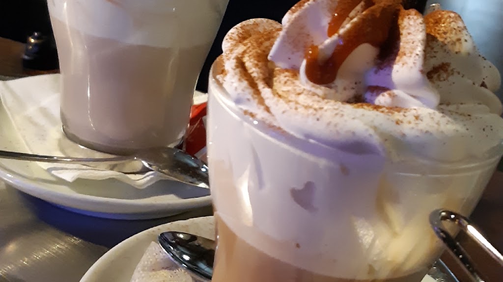 Van Gogh Cafe — Comida y bebida