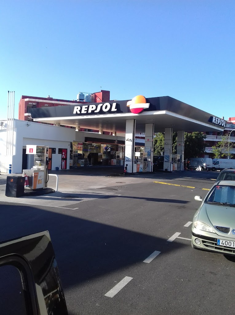 Estacion de Servicio Madese - Repsol — Surtidor de combustible