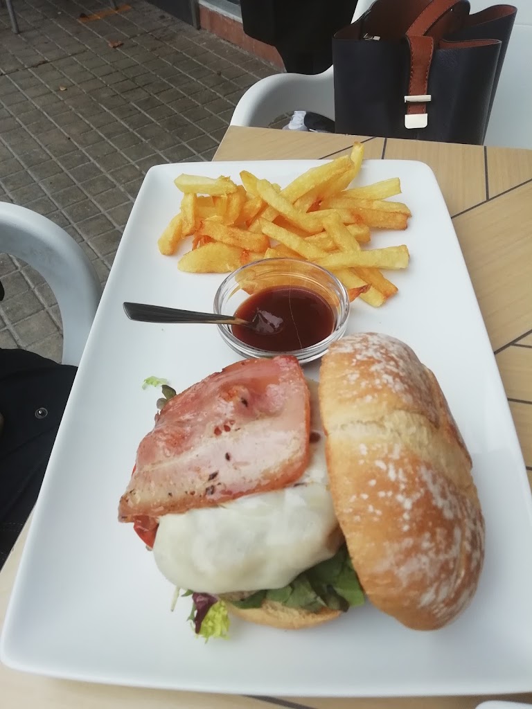 La Paradina — Comida y bebida