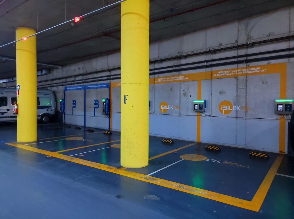 Parking Iradier Arena