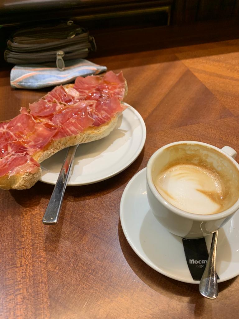 Cafeteria Nevada — Cafe