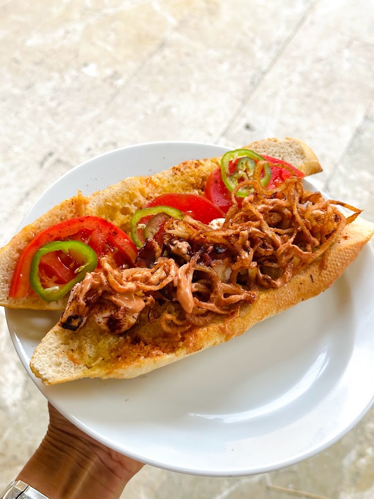 Bar Sa Tapa — Comida y bebida