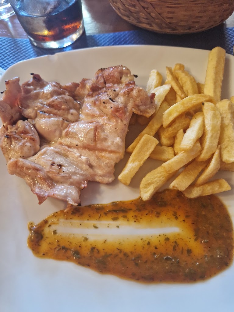 Restaurante La Cueva — Comida y bebida