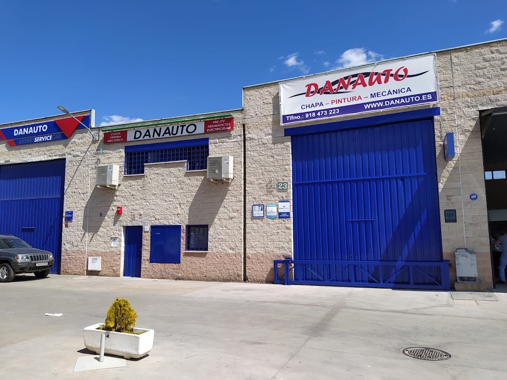 DANAUTO S.L — Exterior