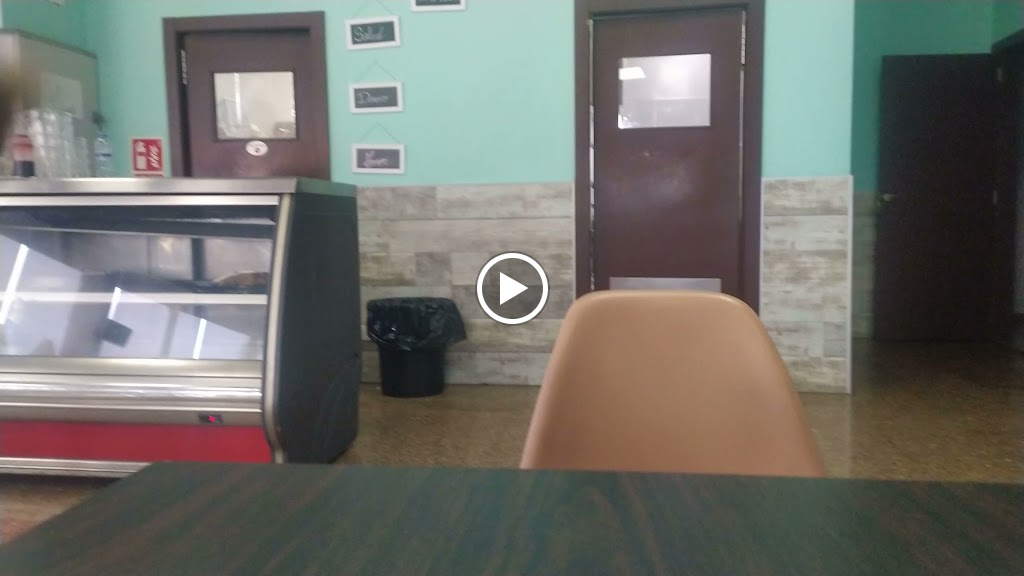 Loro Charly Ripollet Restaurant — Videos