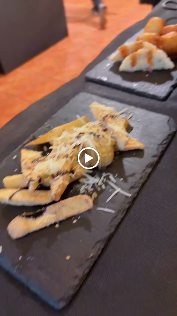 Les Pruneres Restaurant — Videos