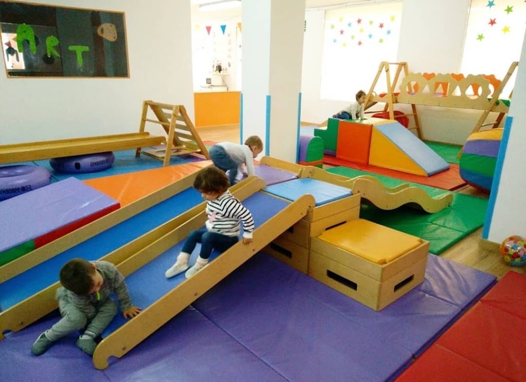 Little Socks Sant Feliu — Escuela